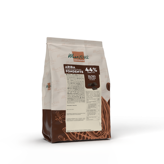 Pacote de chocolate amargo Martini Ariba 44% em pedaços, com desenho de grãos de cacau na embalagem.