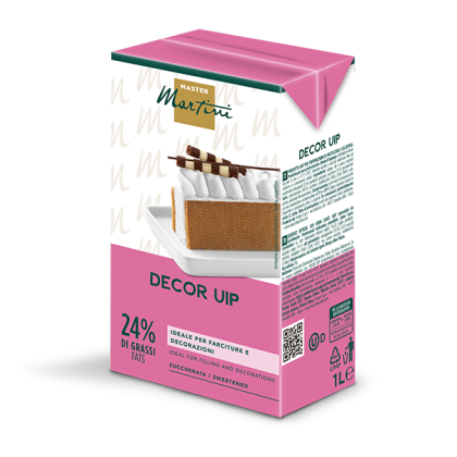 Caixa rosa de 1L de creme de leite chantilly adoçado Master Martini Decor UIP, 24% de gordura, com imagem de bolo fat...