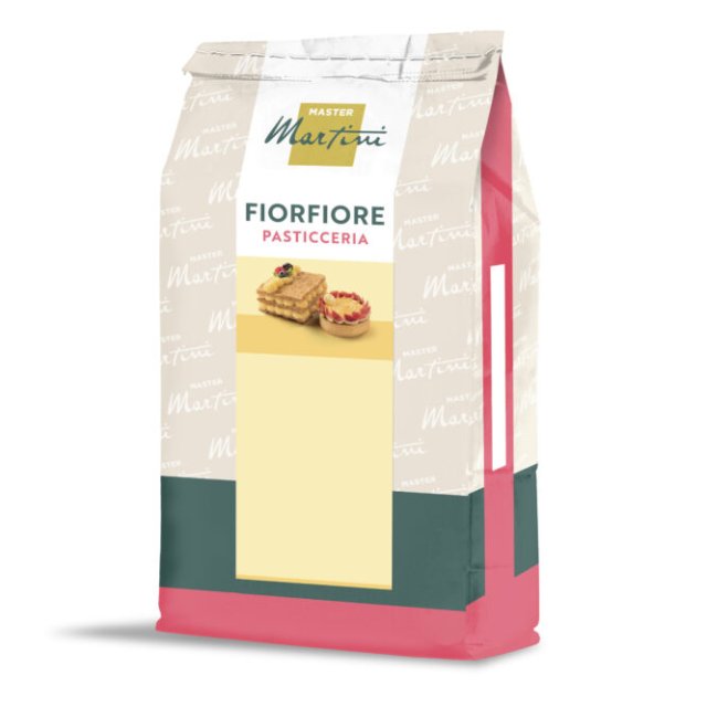 Pacote de mistura para confeitaria Master Martini Fiorfiore Pasticceria com foto de massa folhada e torta na embalagem.